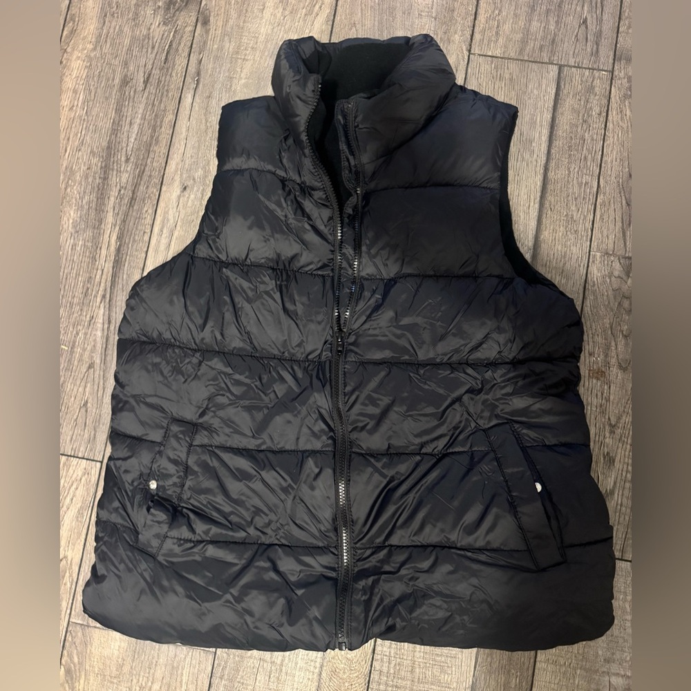 Old Navy Men's Dark Puffer Vest